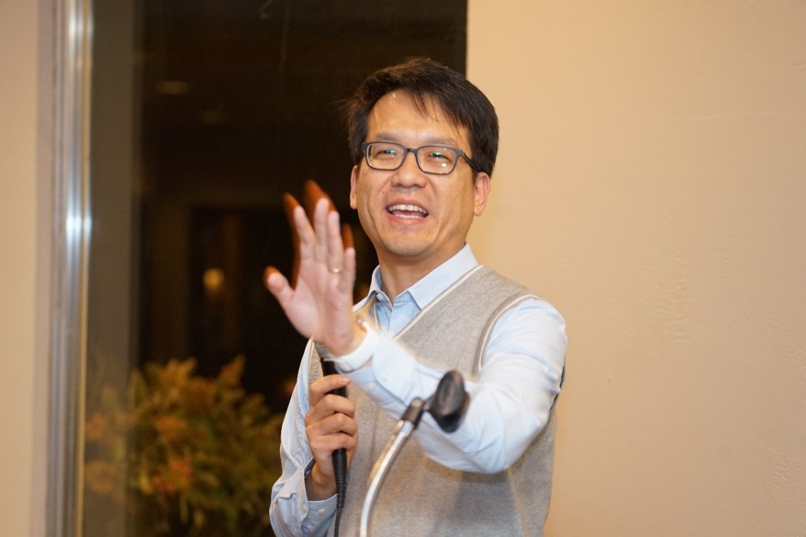 Larry Lee of the FDA introduces David Keire.